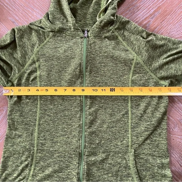 Patagonia Women's Green Seabrook Full-Zip Hoodie (Medium) - Picture 8 of 8